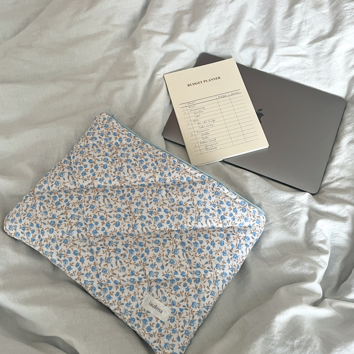 Blue Floral Laptop Case M